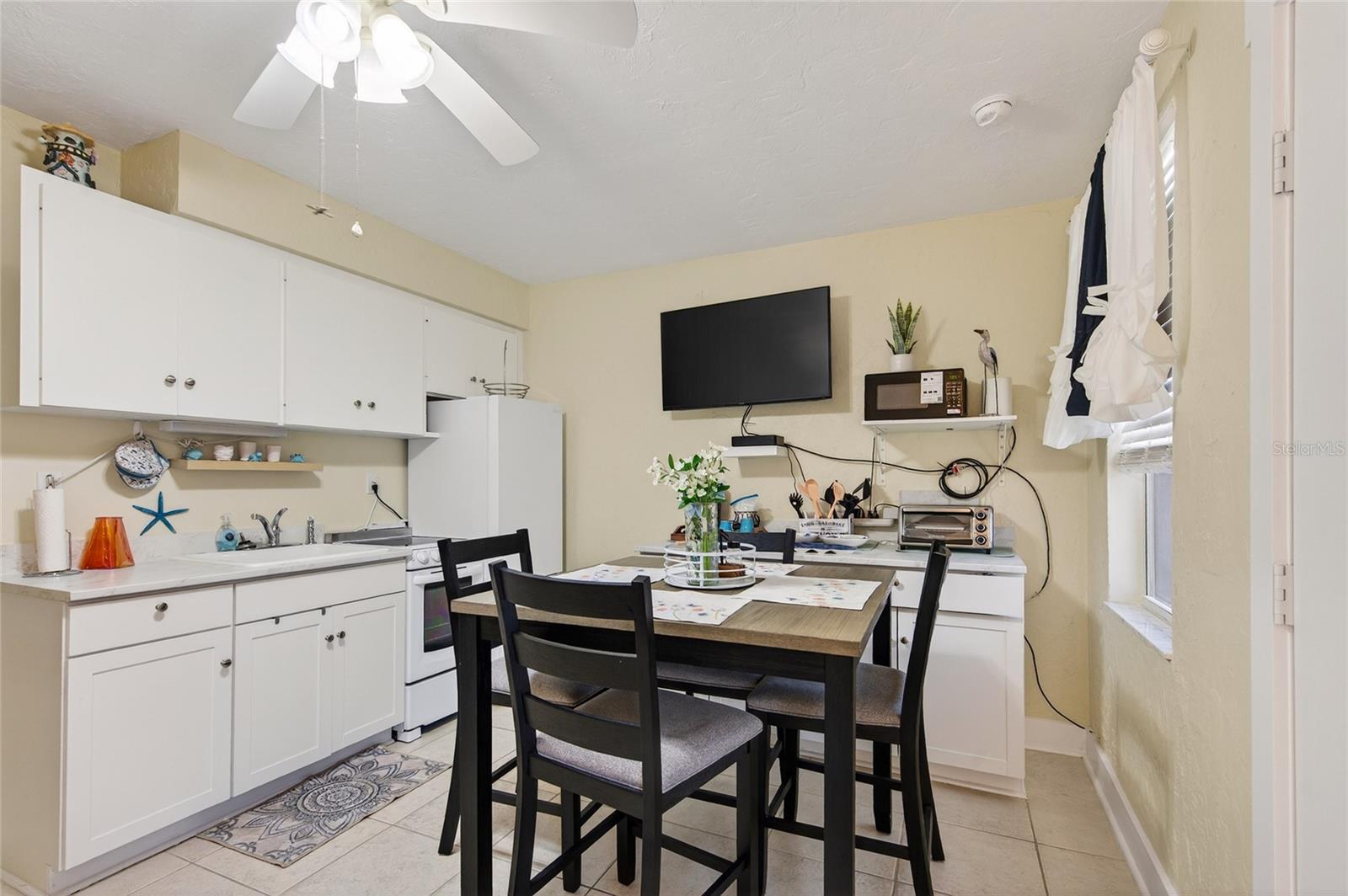 908 VILLAS DR #29 — photo 3