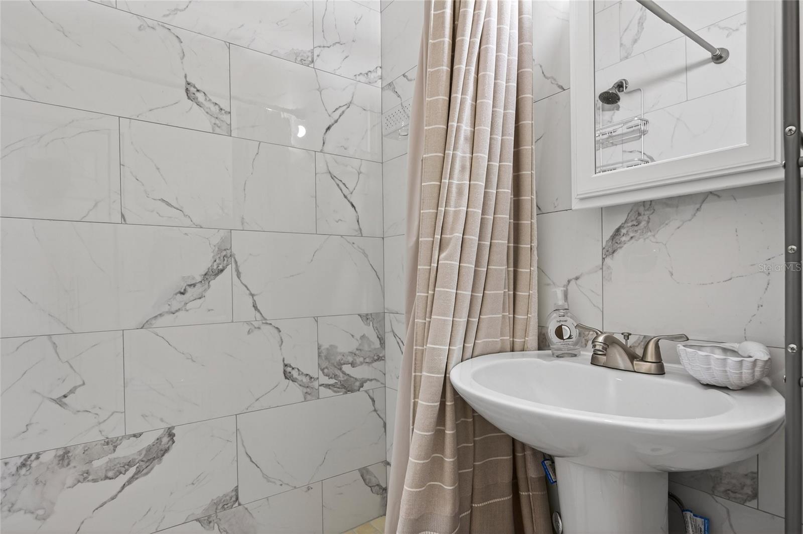 908 VILLAS DR #29 — photo 14
