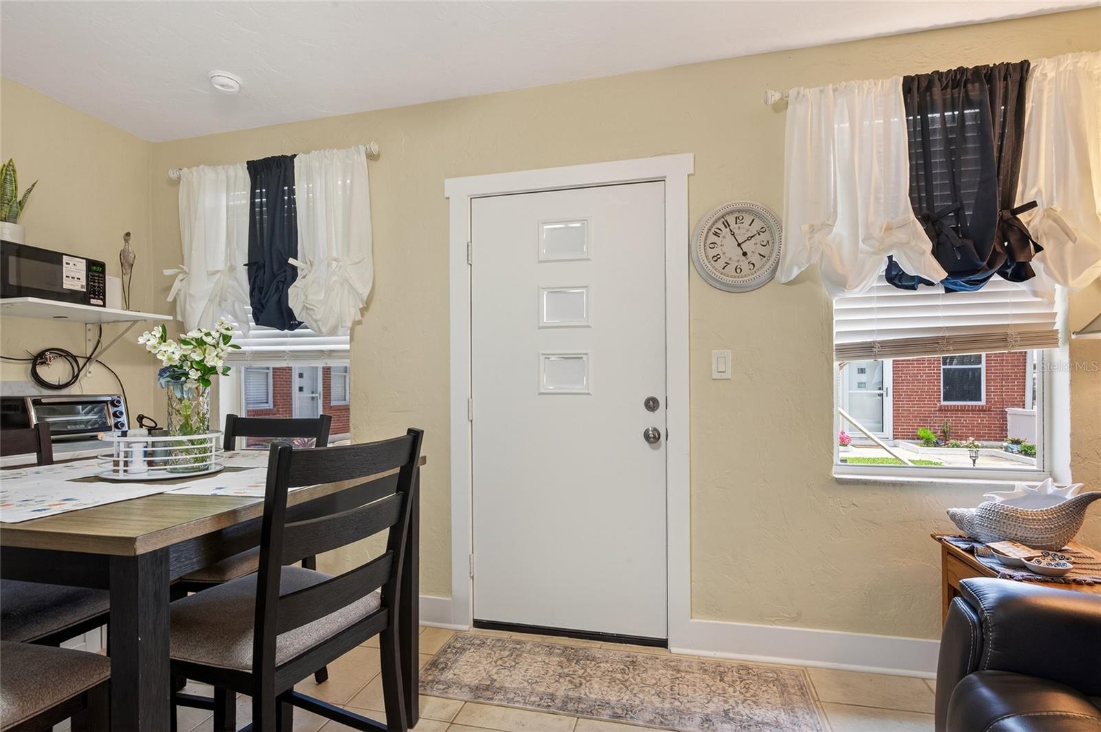 908 VILLAS DR #29 — photo 4