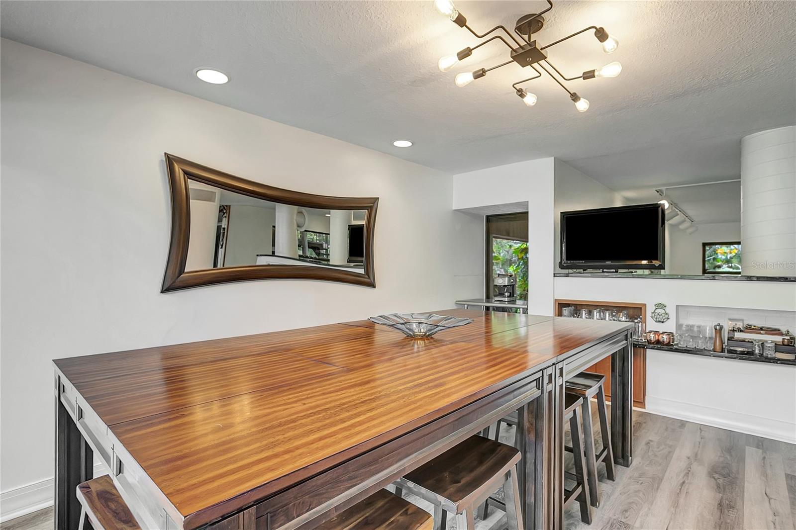 312 S RIVERHILLS DR — photo 18