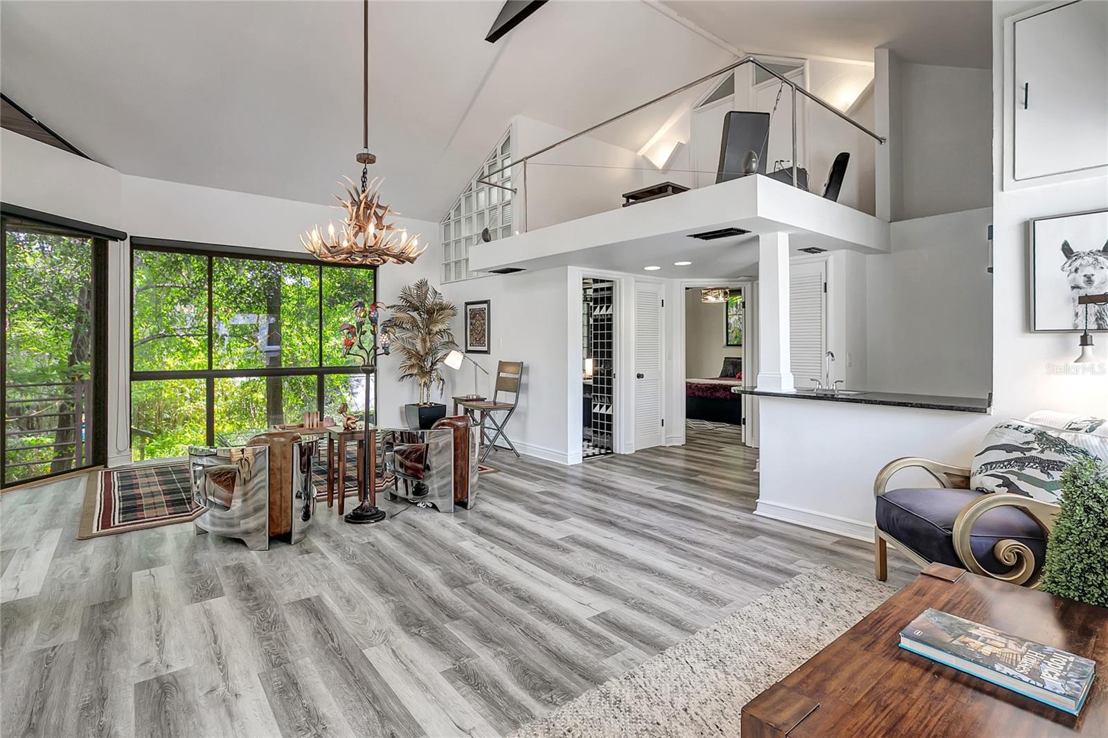 312 S RIVERHILLS DR — photo 54