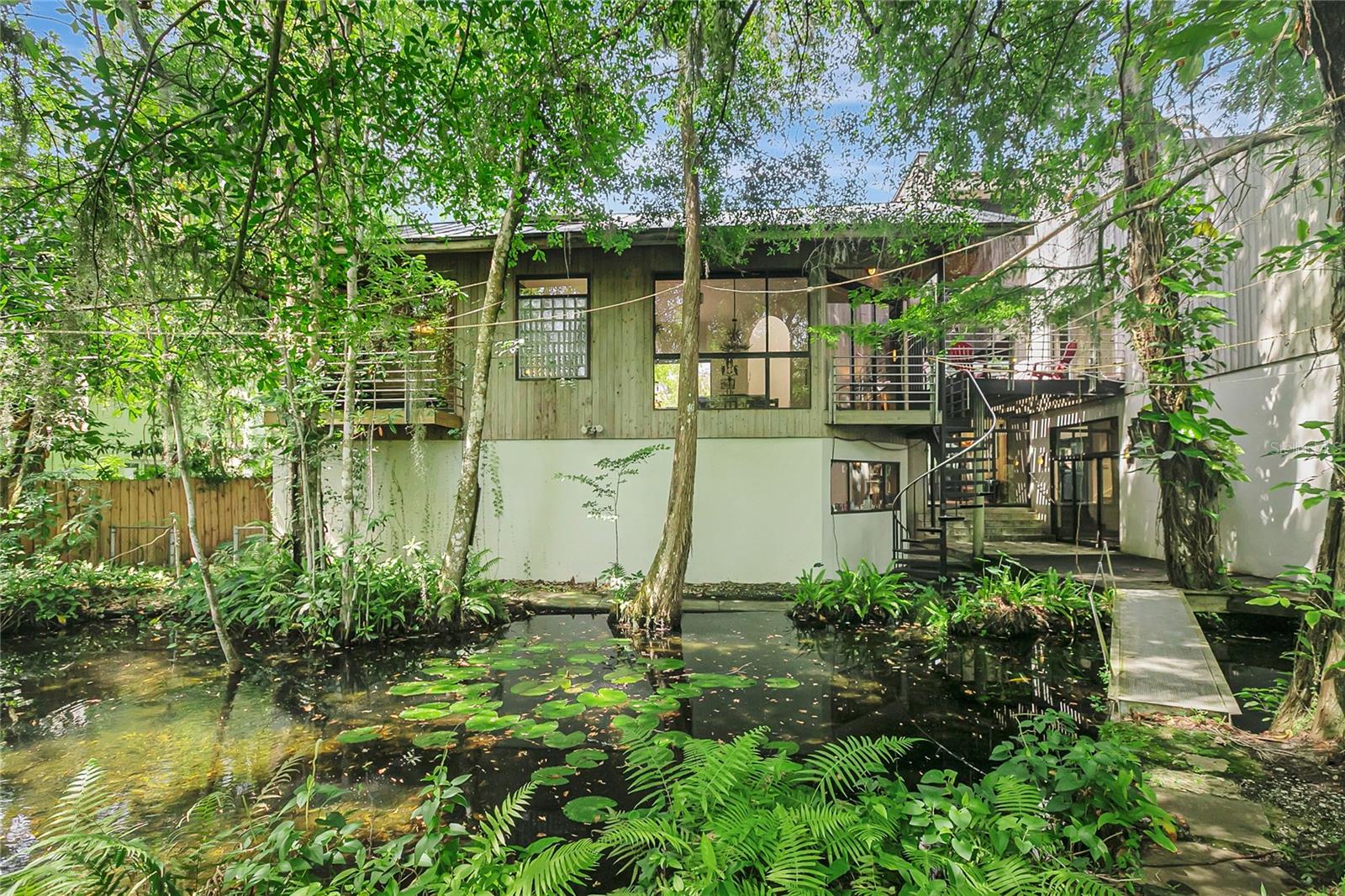 312 S RIVERHILLS DR — photo 95