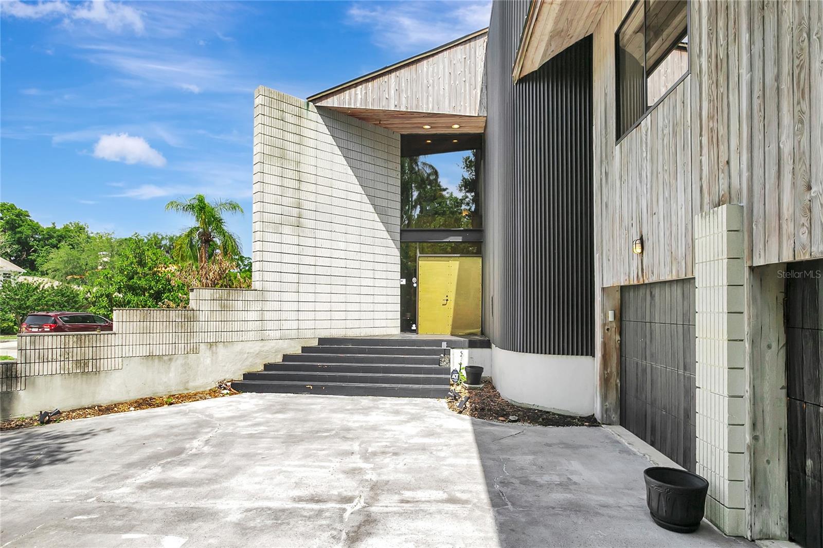312 S RIVERHILLS DR — photo 85