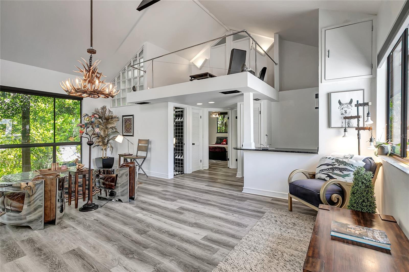 312 S RIVERHILLS DR — photo 41