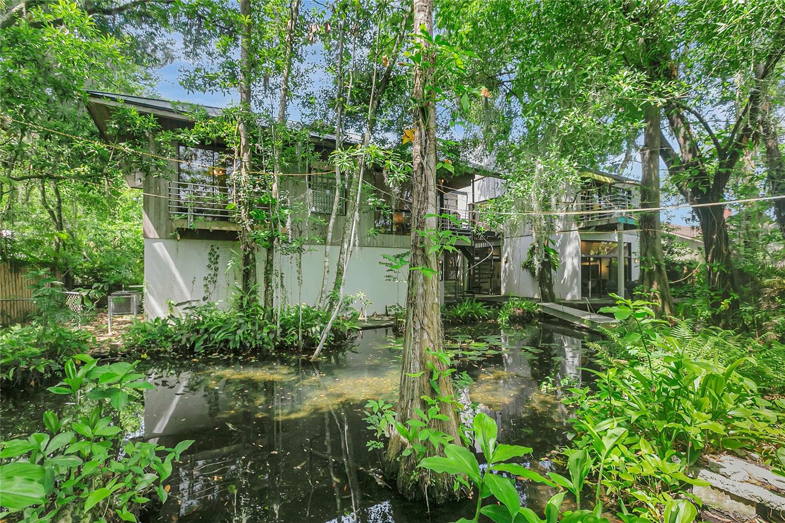 312 S RIVERHILLS DR — photo 96