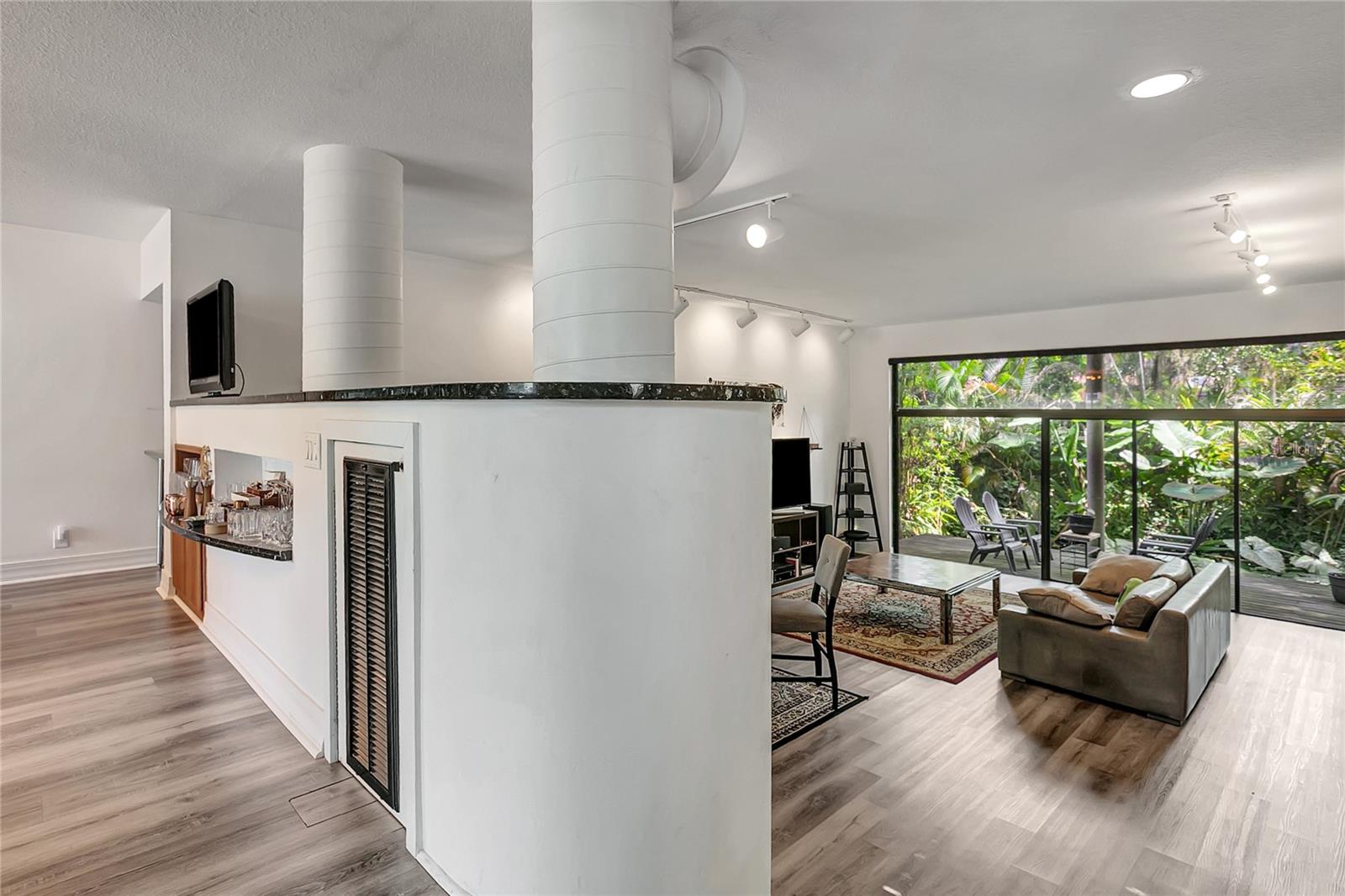 312 S RIVERHILLS DR — photo 14