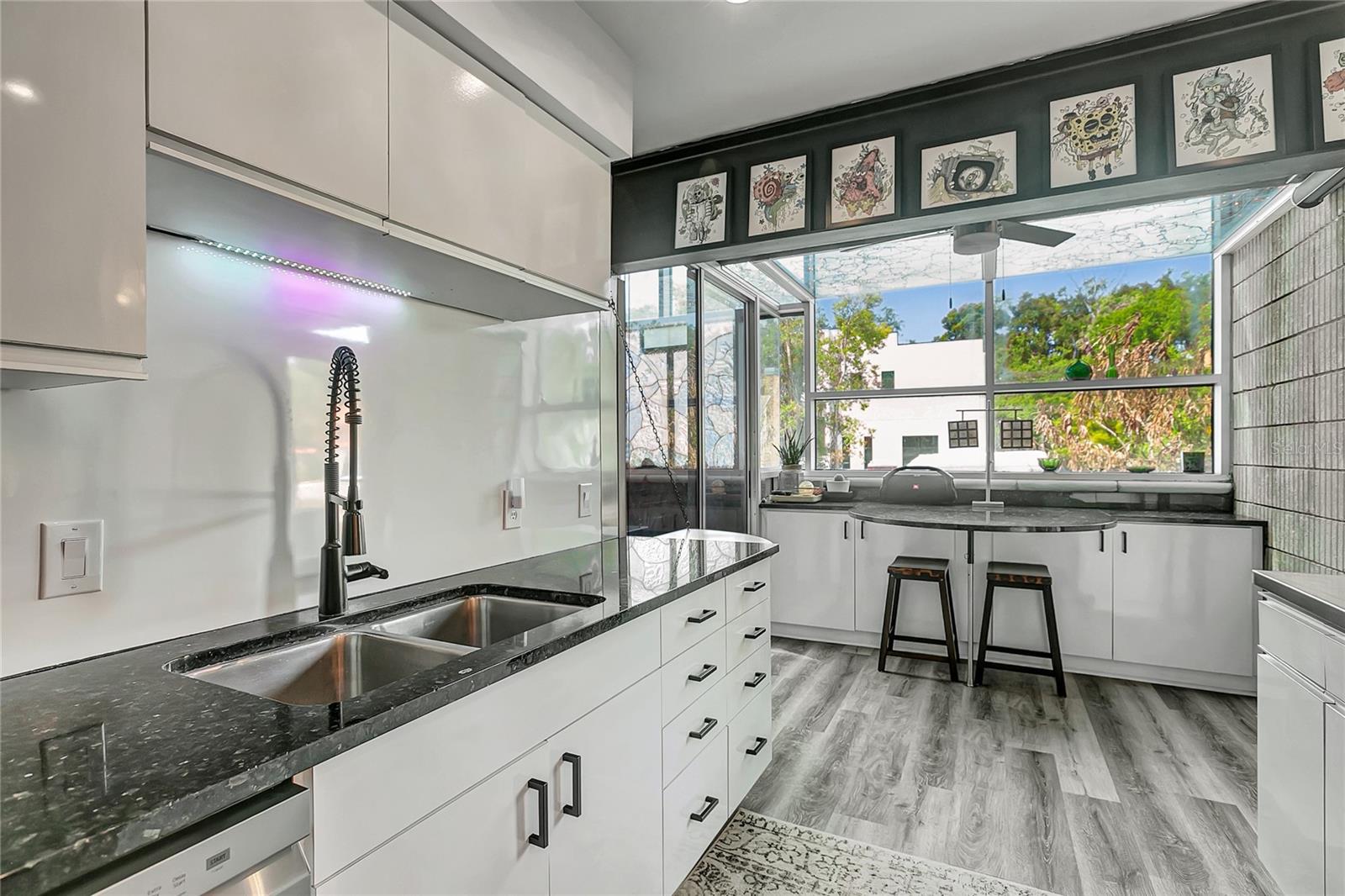 312 S RIVERHILLS DR — photo 38