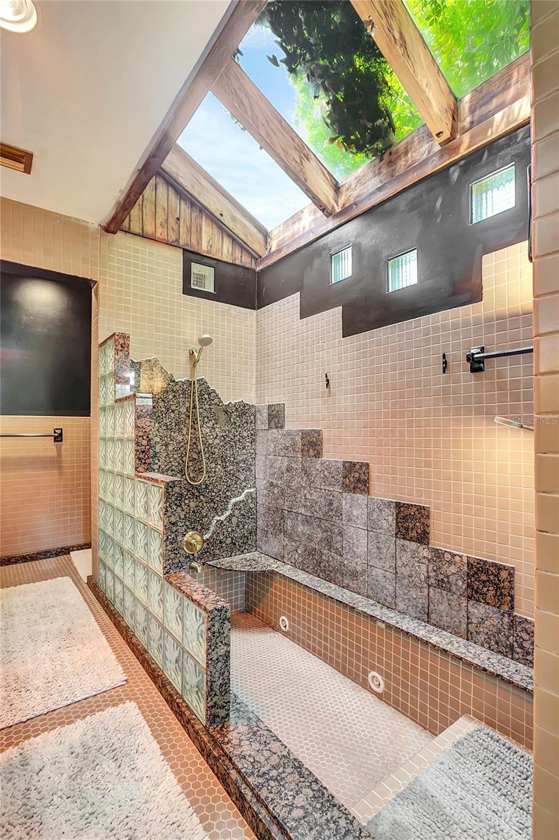 312 S RIVERHILLS DR — photo 80