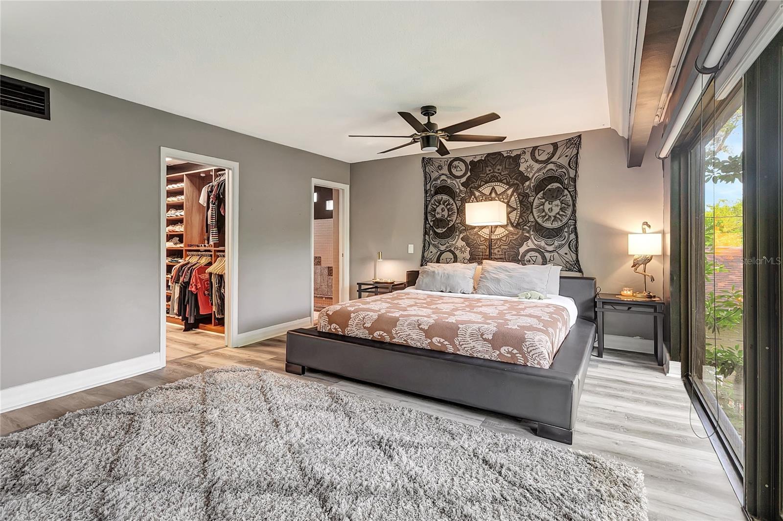 312 S RIVERHILLS DR — photo 46