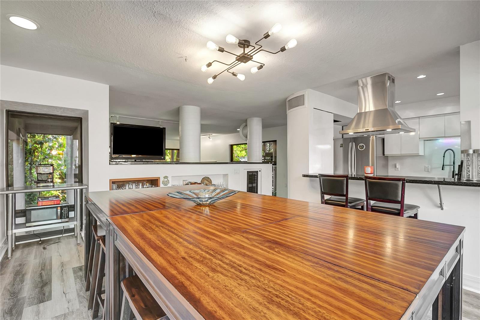 312 S RIVERHILLS DR — photo 43