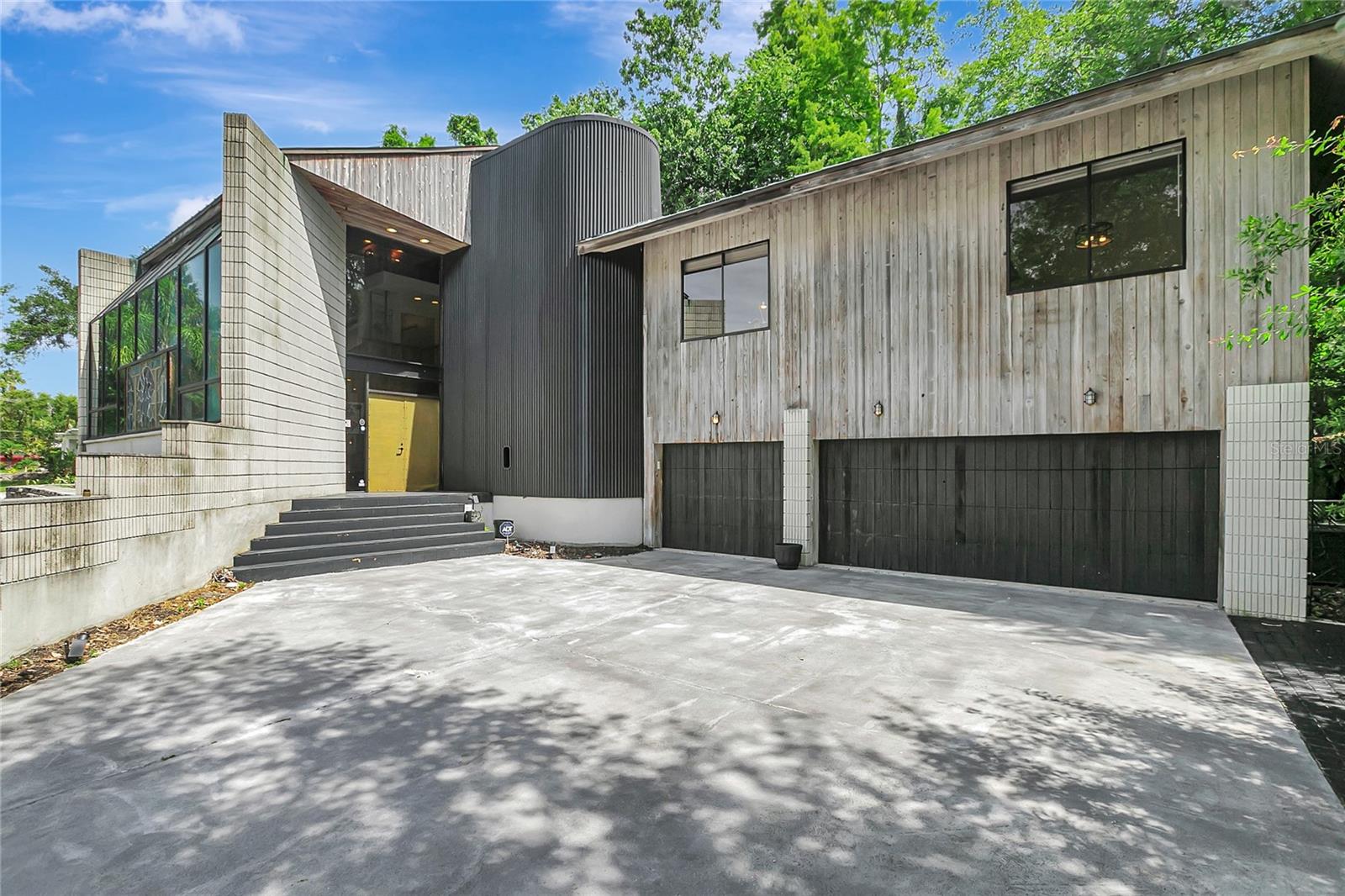 312 S RIVERHILLS DR — photo 82