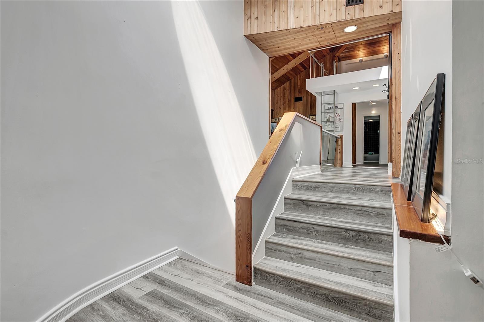 312 S RIVERHILLS DR — photo 12
