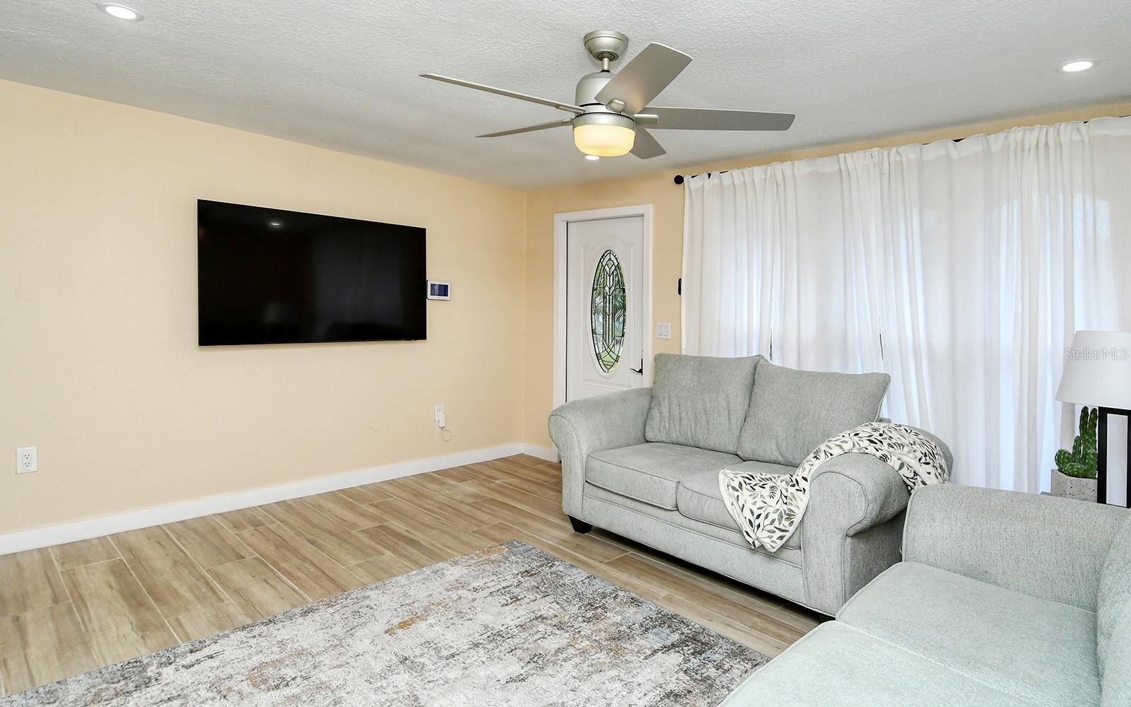 307 SOUTHLAND RD — photo 9