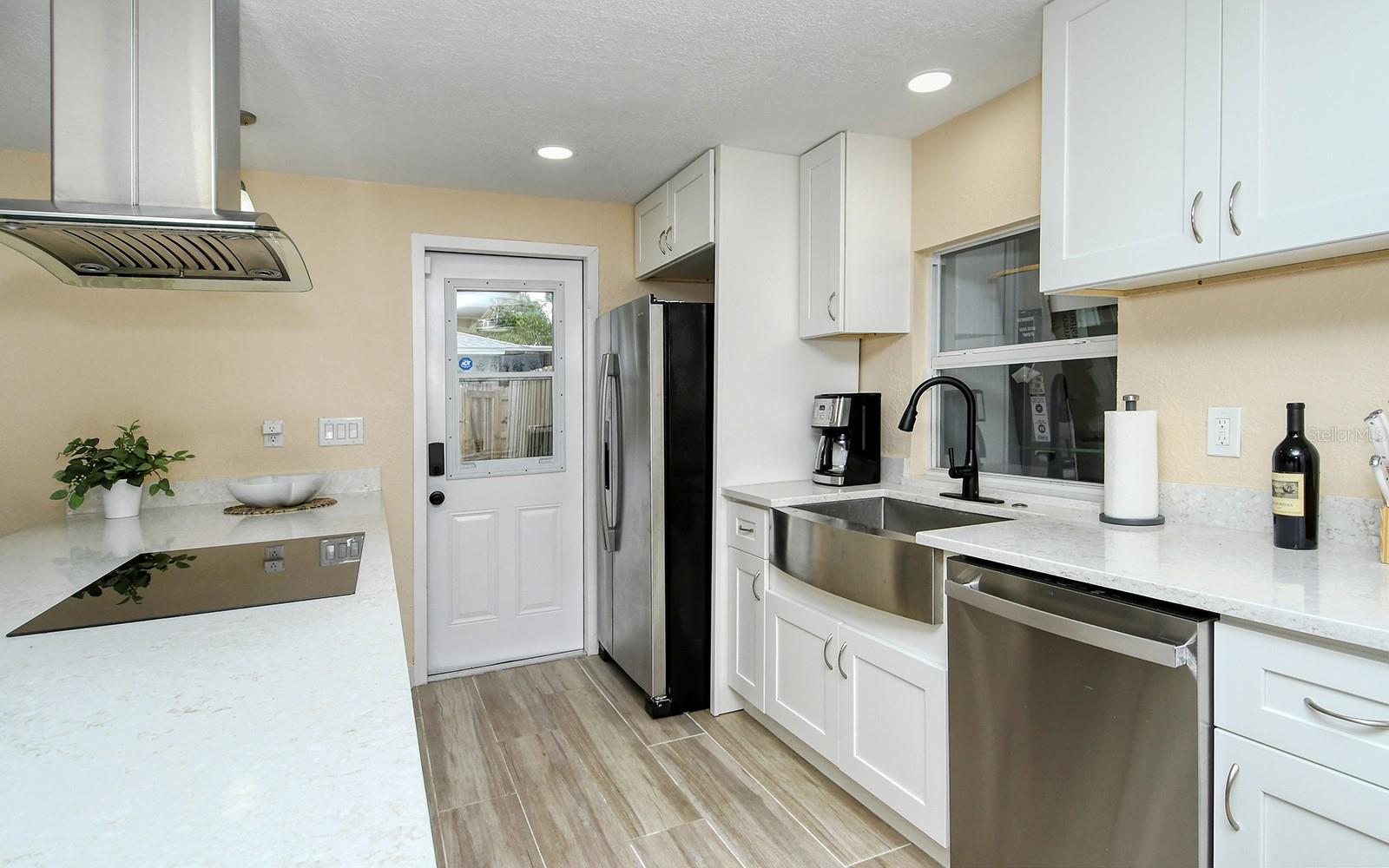 307 SOUTHLAND RD — photo 16