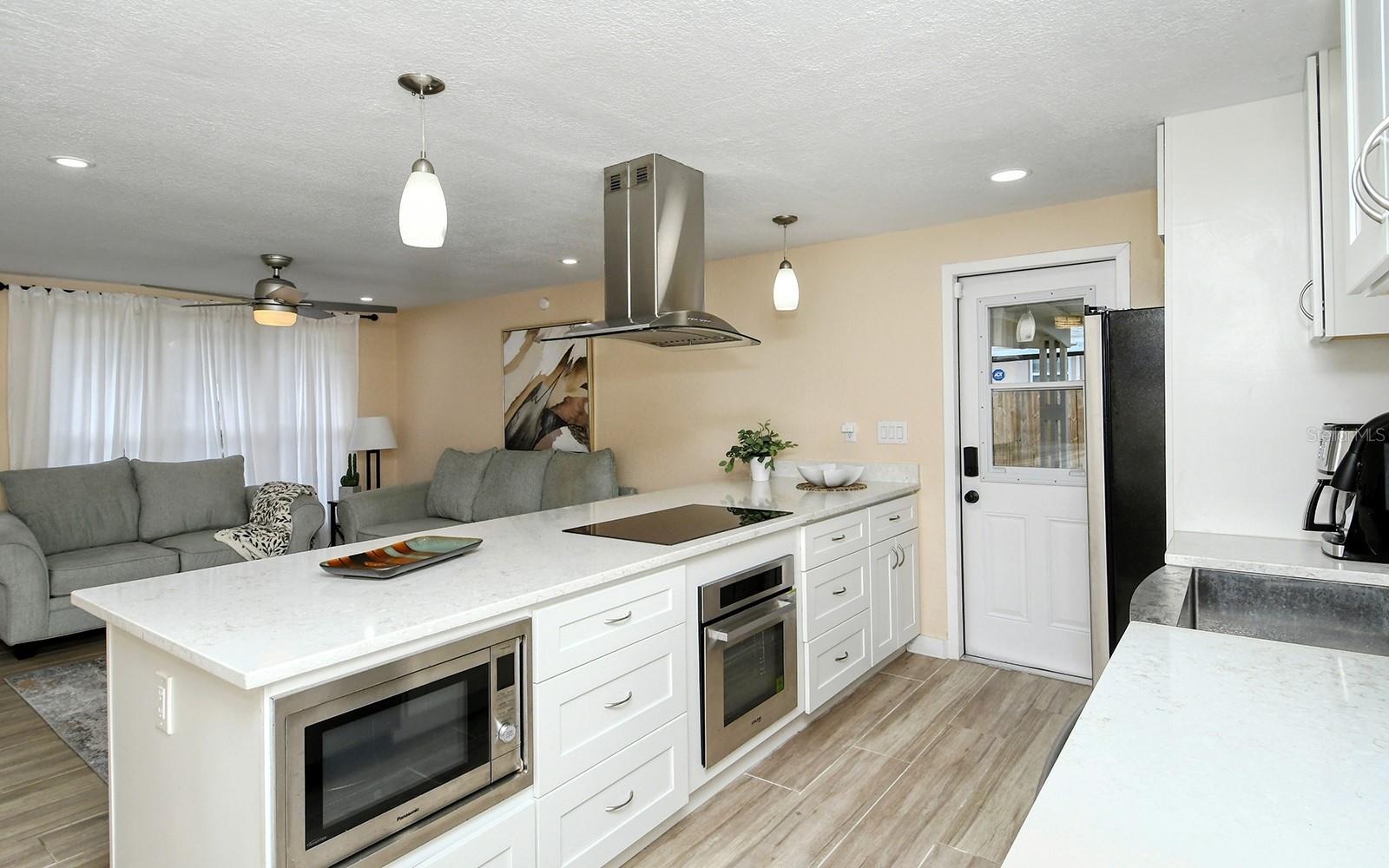 307 SOUTHLAND RD — photo 15