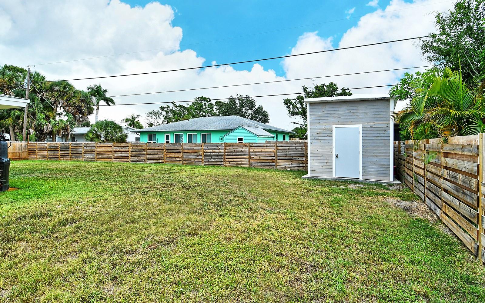 307 SOUTHLAND RD — photo 32