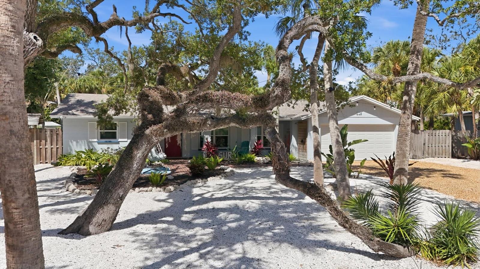 5128 OXFORD DR — photo 2