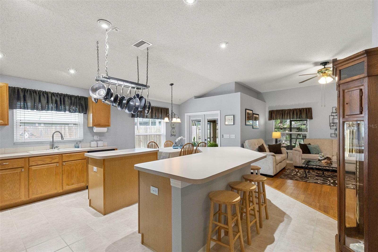 1552 SCOTCH PINE DR — photo 2