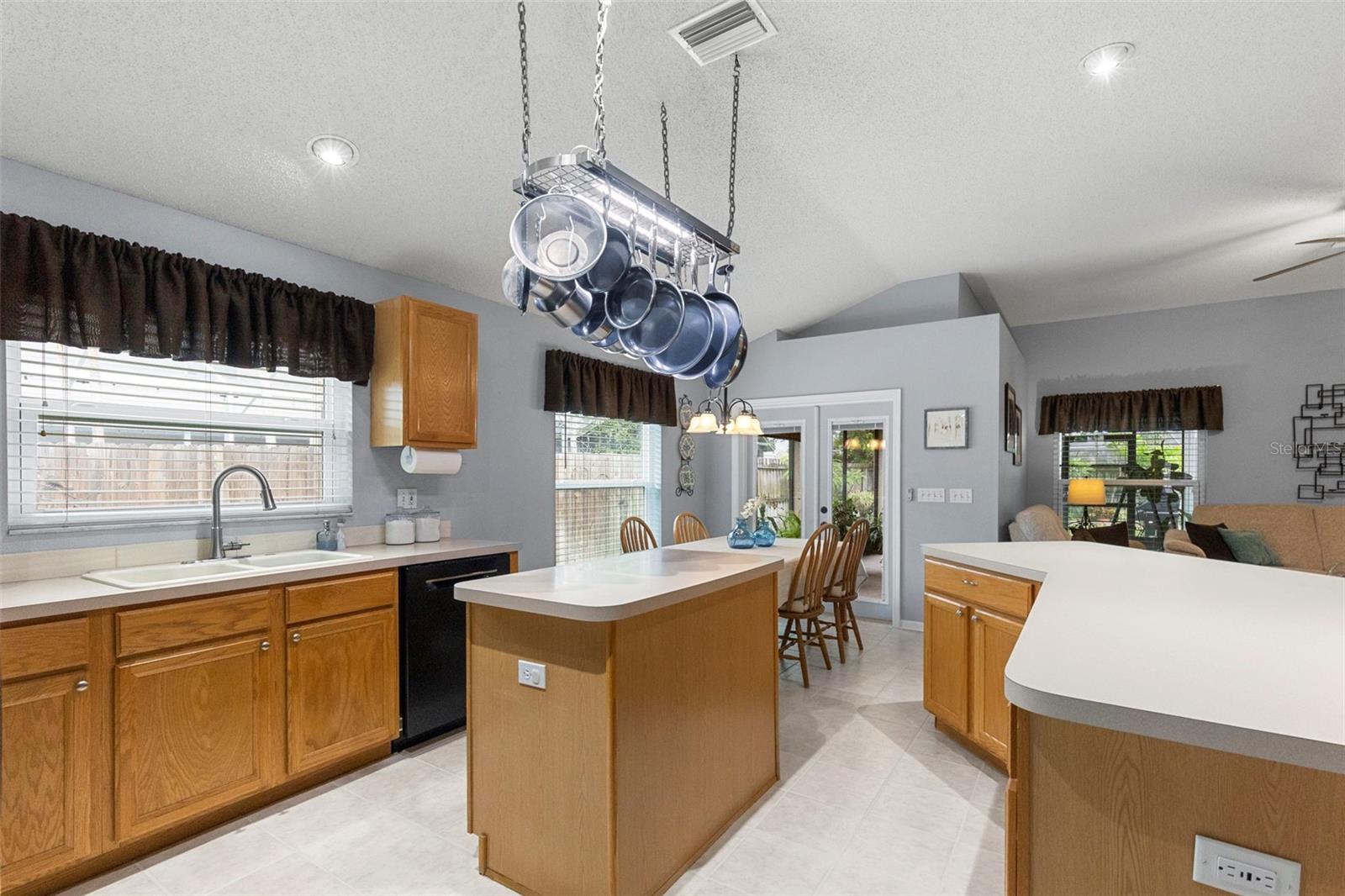 1552 SCOTCH PINE DR — photo 16