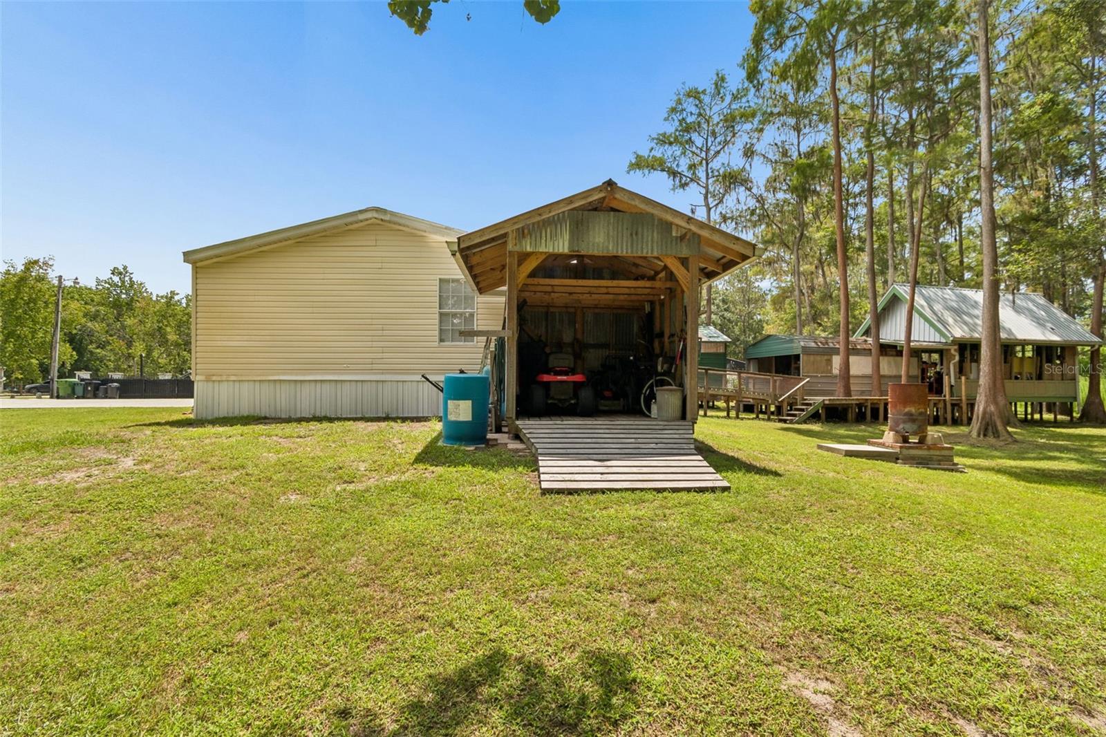 17808 DOGWOOD DR — photo 40