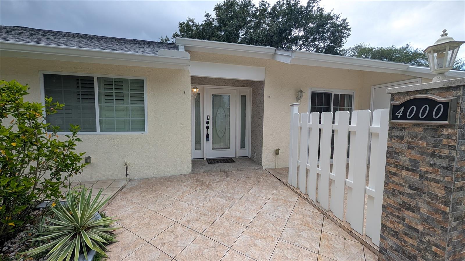 4000 POINCIANA CT — photo 2