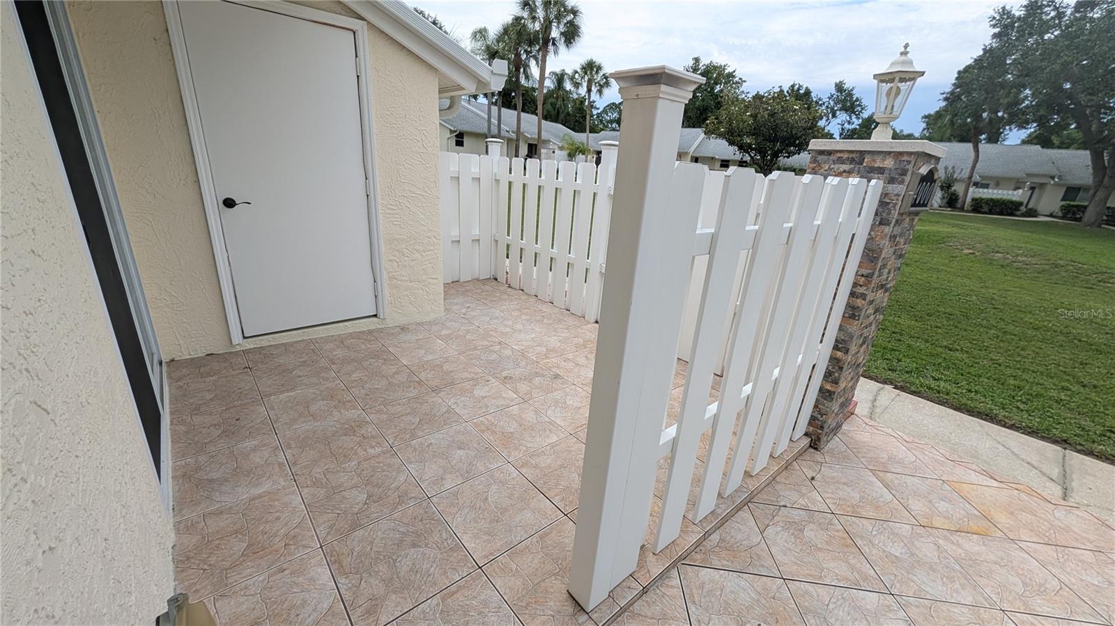 4000 POINCIANA CT — photo 4
