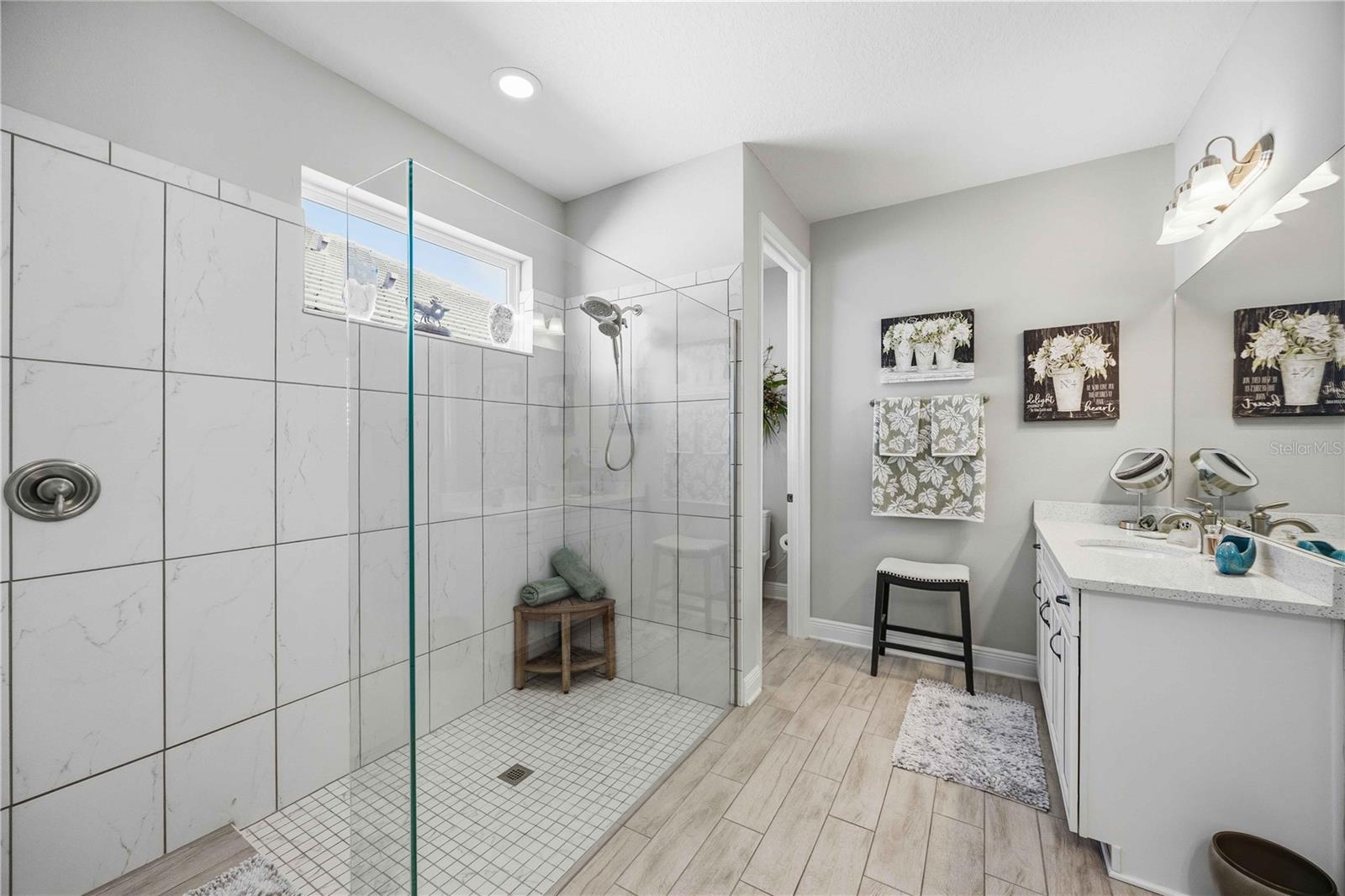 11329 MONTSERRAT DR — photo 31