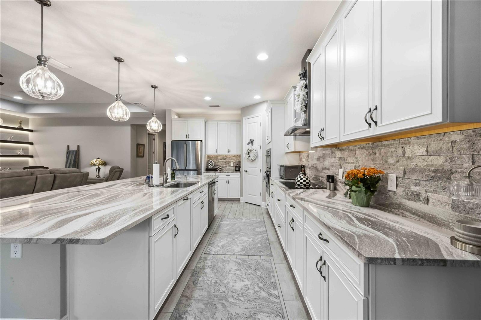 11329 MONTSERRAT DR — photo 18