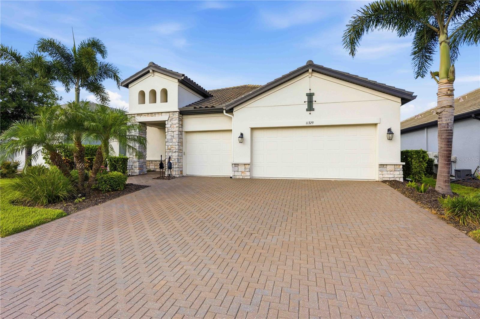 11329 MONTSERRAT DR — photo 2