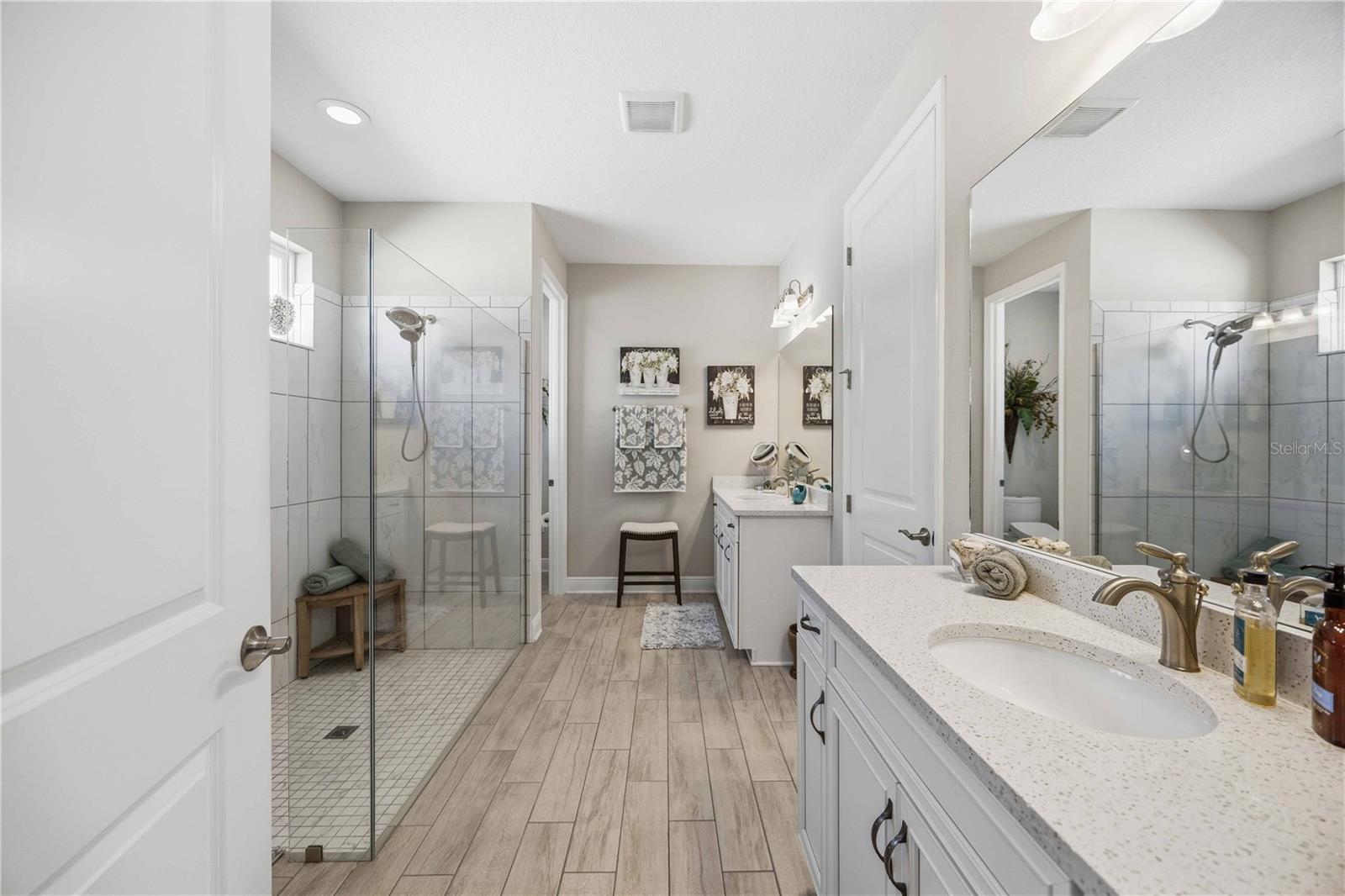 11329 MONTSERRAT DR — photo 29