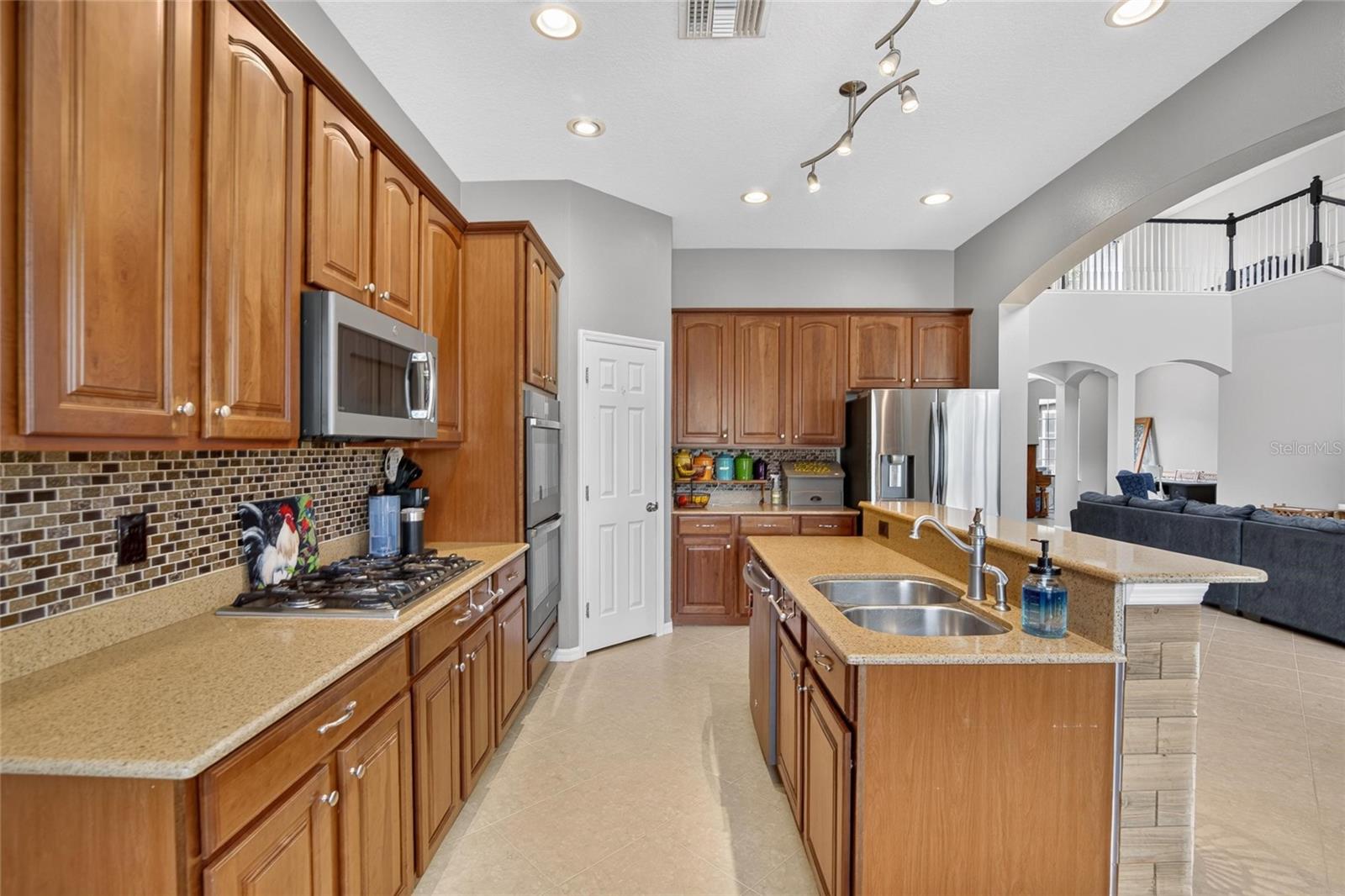 10103 DEERCLIFF DR — photo 37