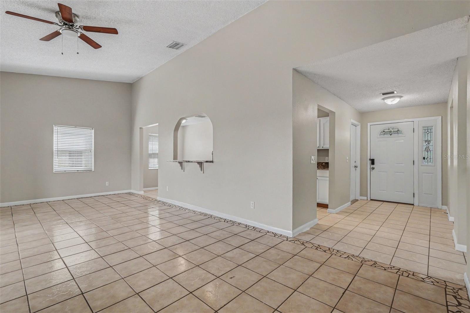 8434 SUN DR — photo 3