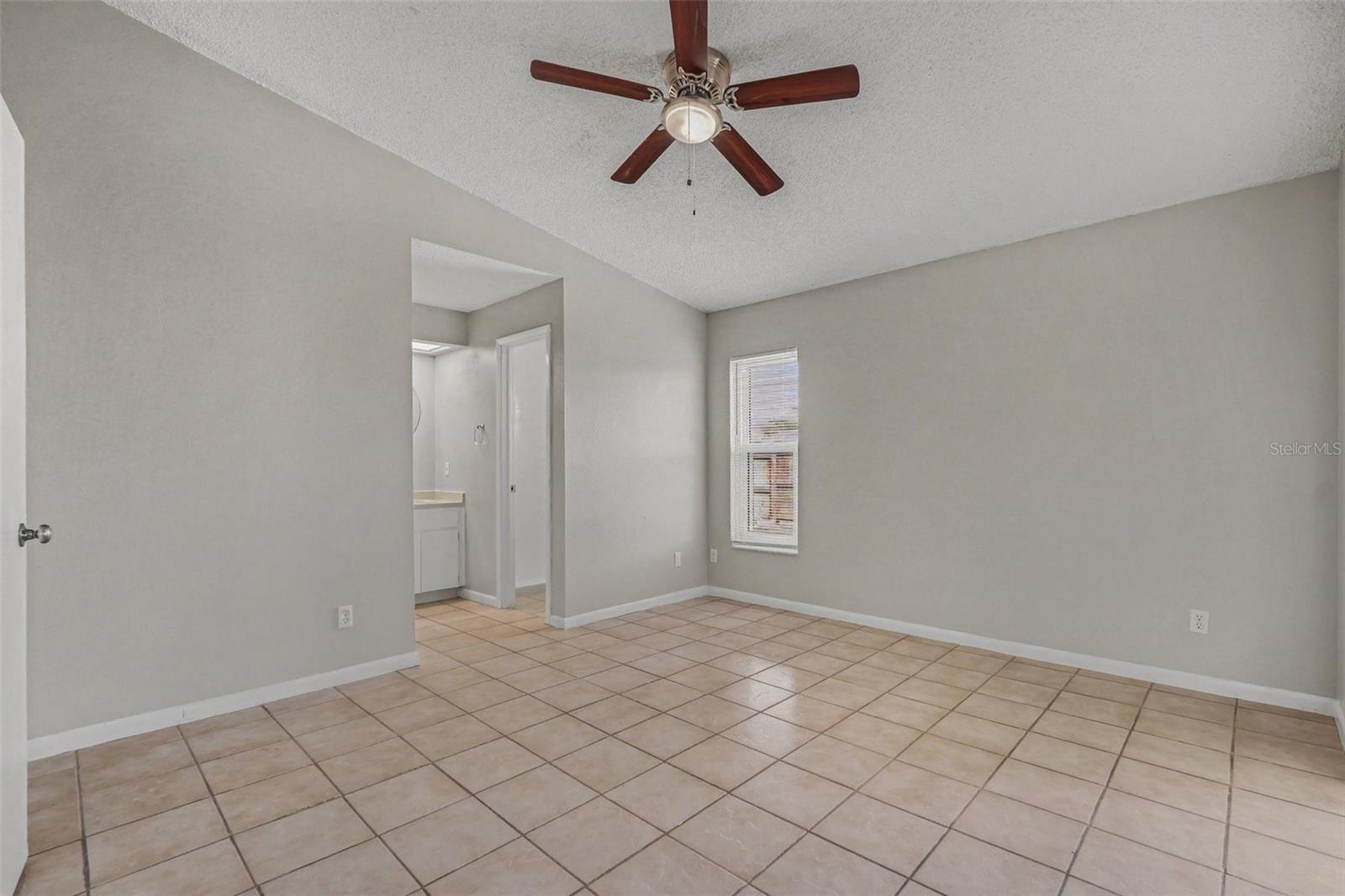 8434 SUN DR — photo 10