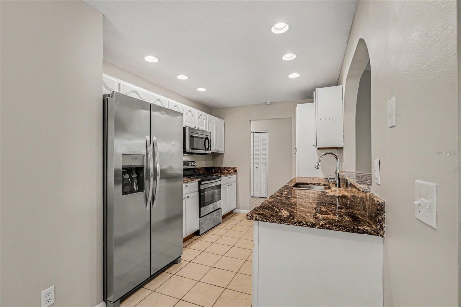 8434 SUN DR — photo 8