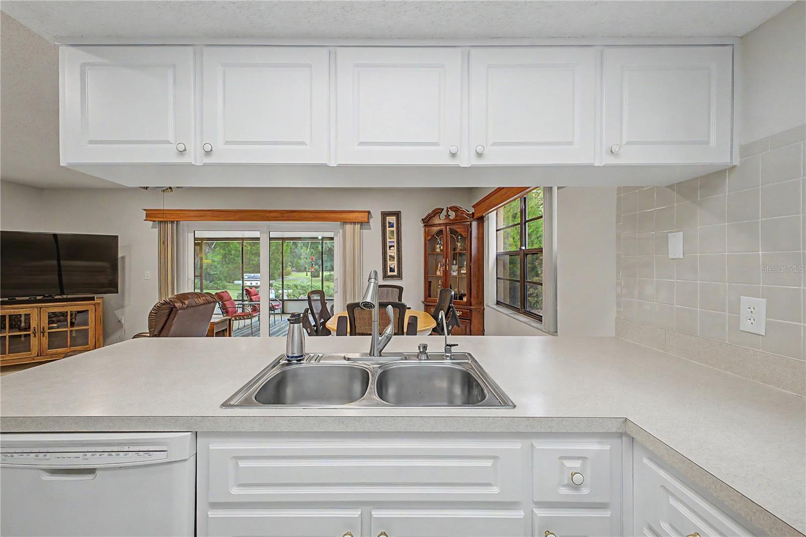 8270 SYCAMORE DR — photo 18