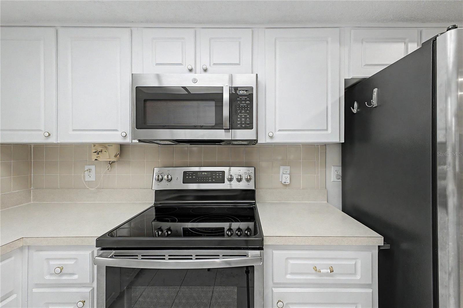 8270 SYCAMORE DR — photo 17
