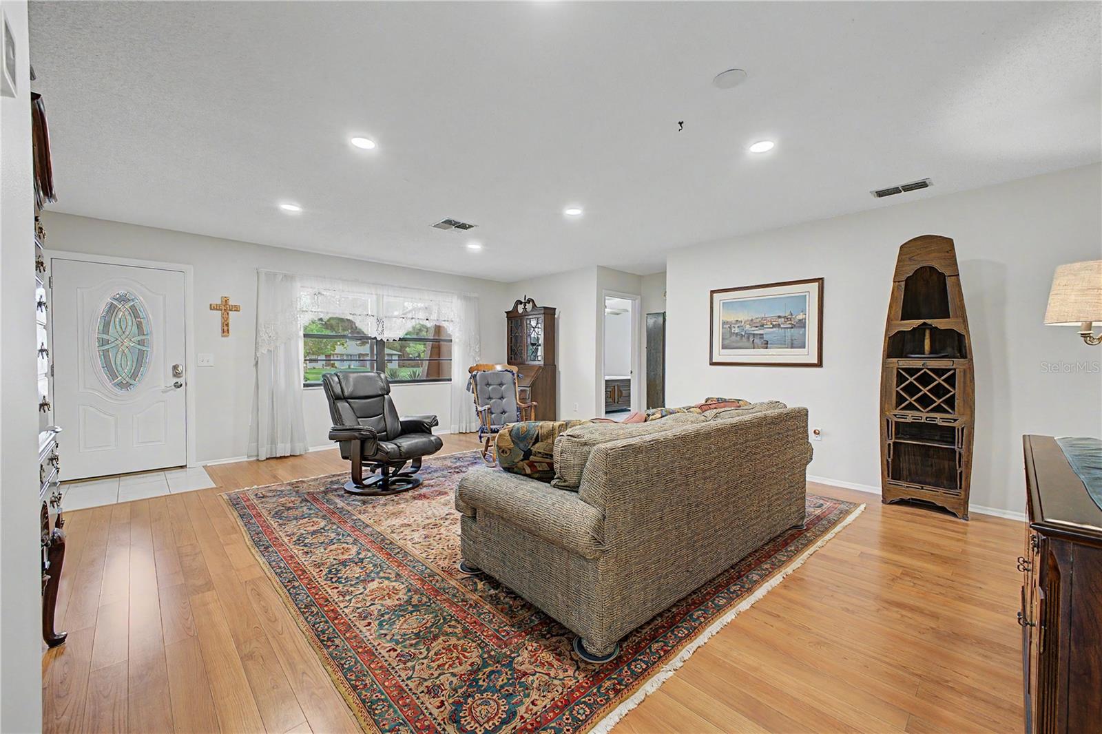 8270 SYCAMORE DR — photo 10