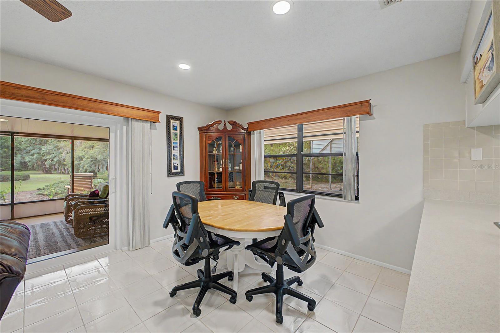 8270 SYCAMORE DR — photo 19