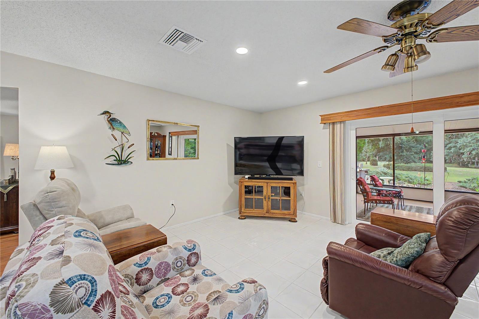 8270 SYCAMORE DR — photo 23