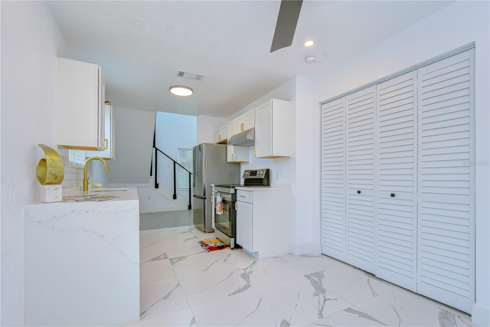 214 8TH AVENUE DR W — photo 11