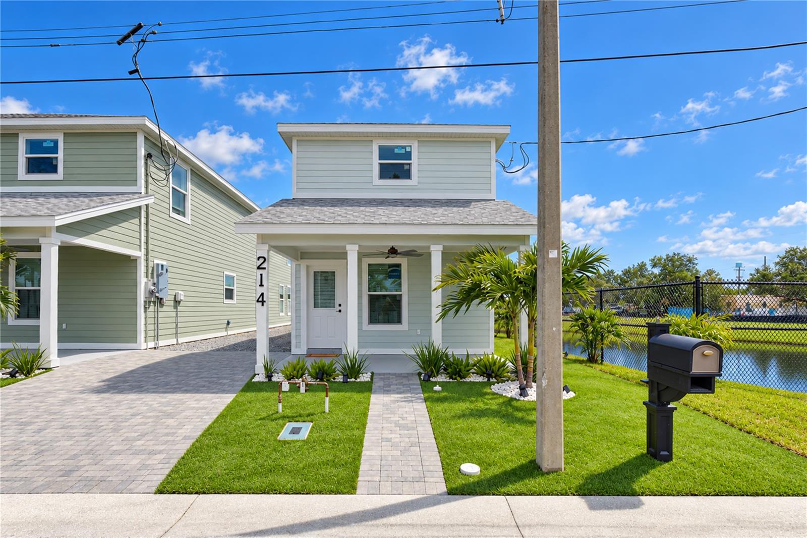 214 8TH AVENUE DR W — photo 3
