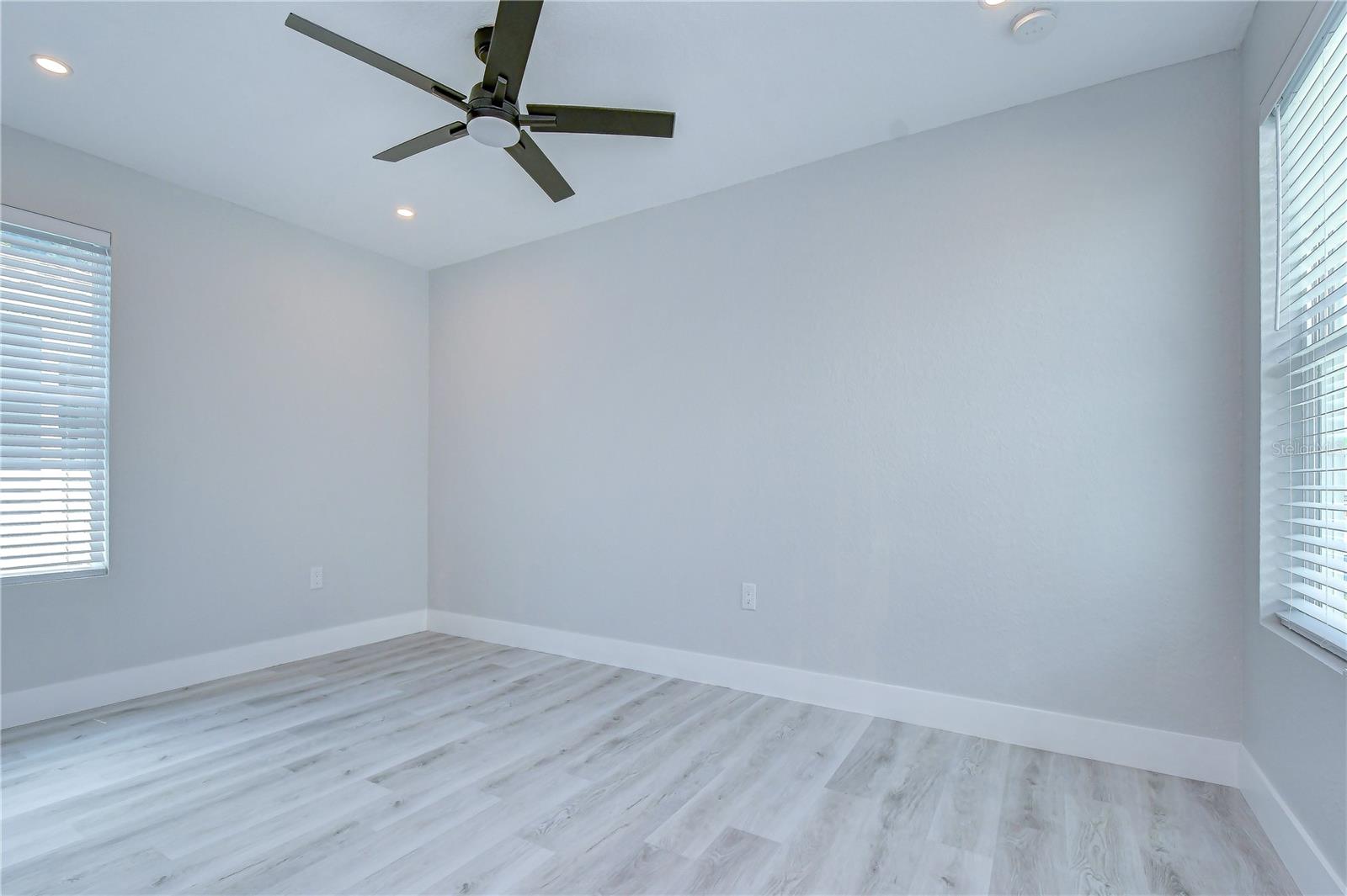 214 8TH AVENUE DR W — photo 17