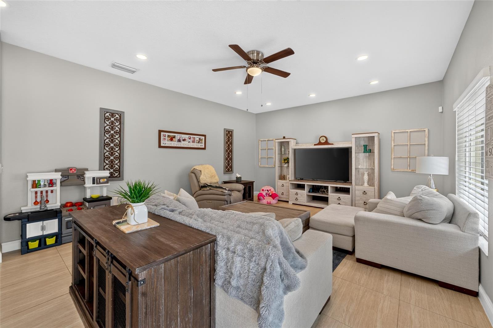 26943 CORAL SPRINGS DR — photo 15