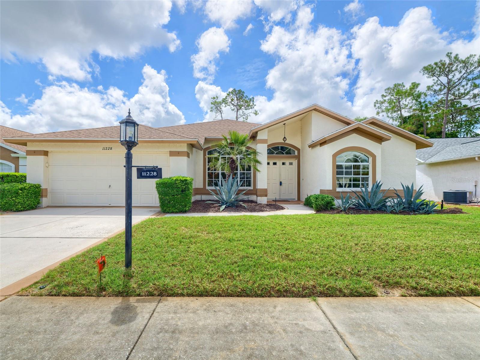 11228 WINDRUSH CIR — photo 56