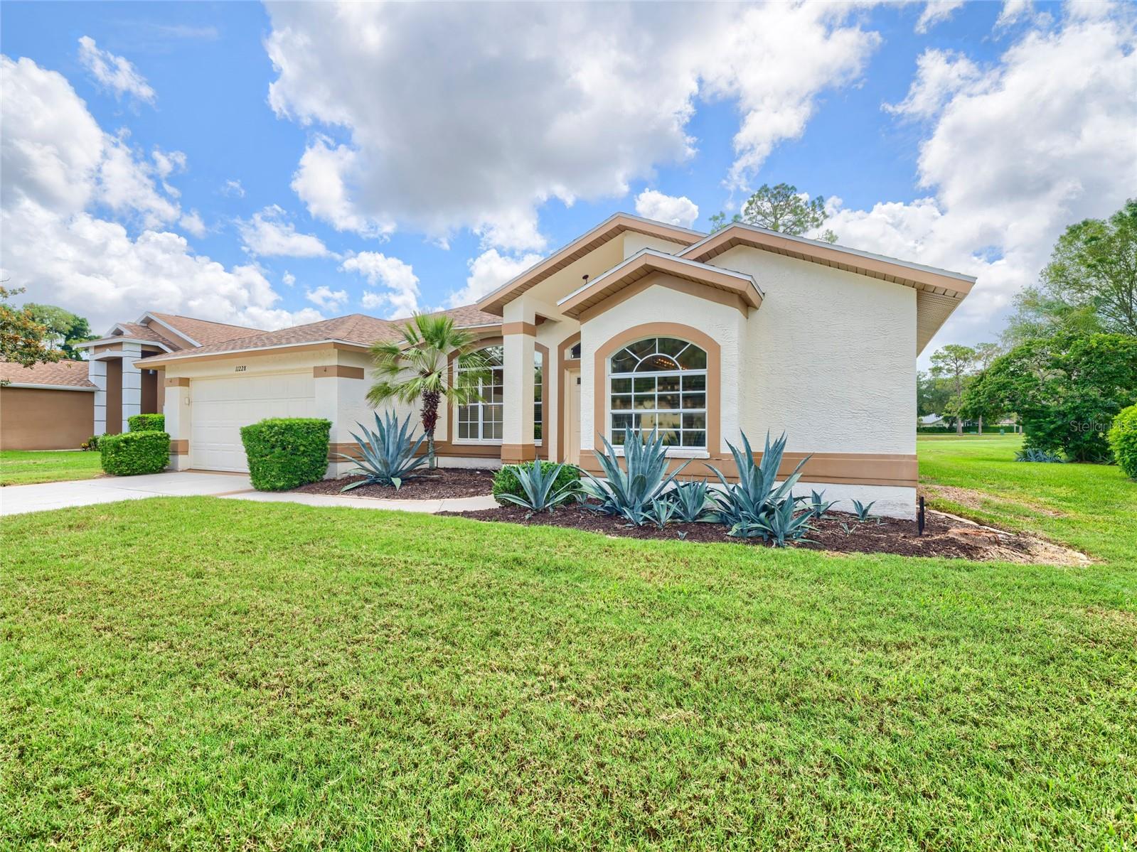 11228 WINDRUSH CIR — photo 43