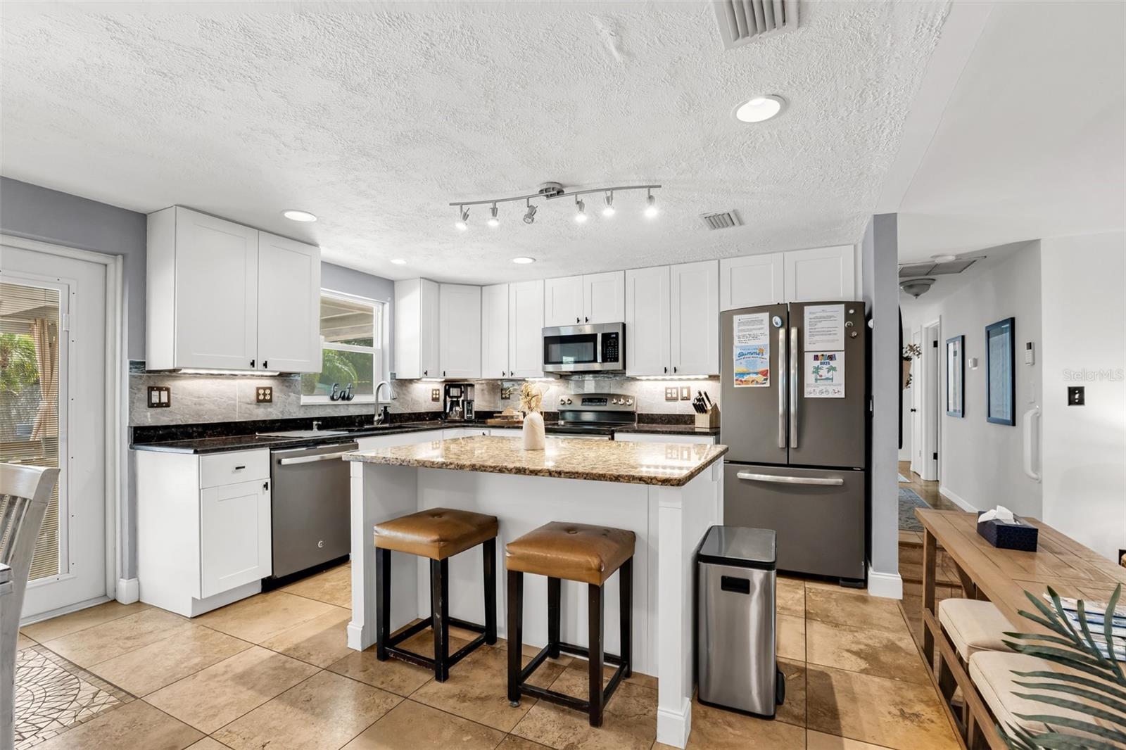 1664 LAKEVIEW PL — photo 14
