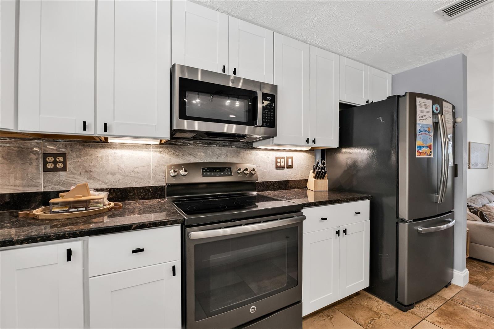 1664 LAKEVIEW PL — photo 19