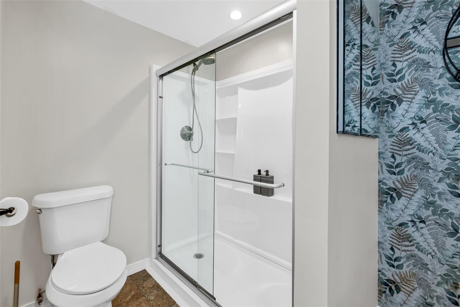 1664 LAKEVIEW PL — photo 37
