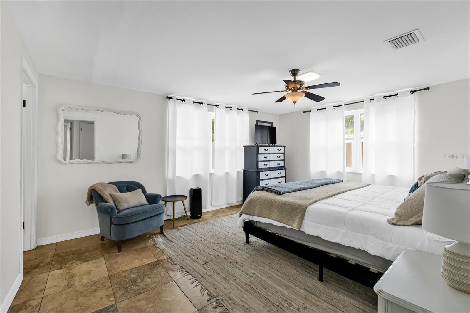 1664 LAKEVIEW PL — photo 32