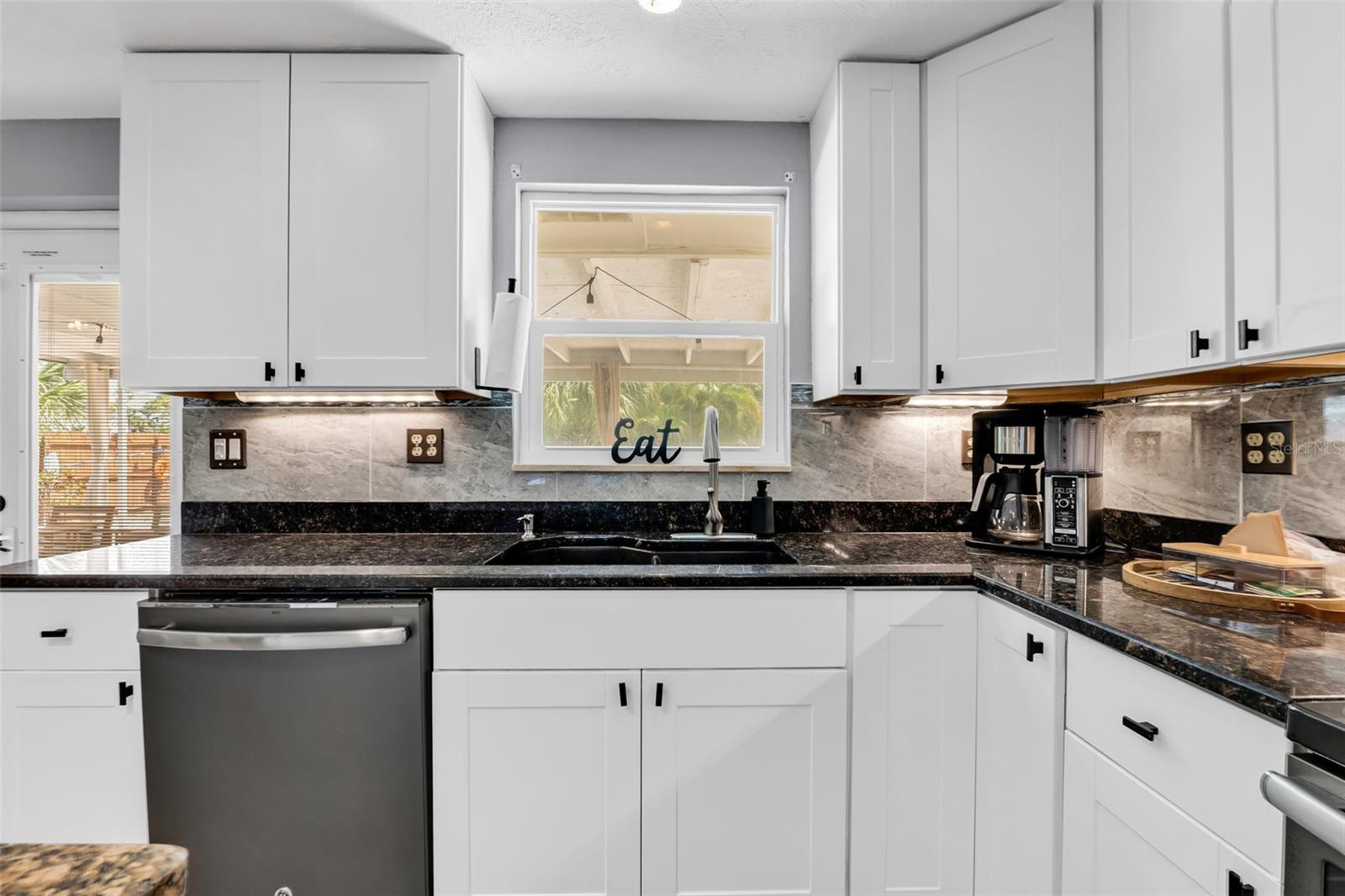 1664 LAKEVIEW PL — photo 21